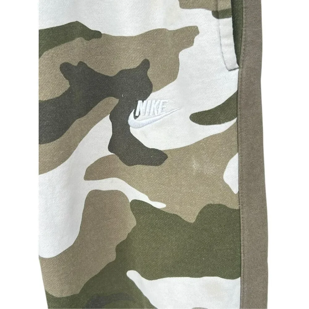 Nike Men's L Green Camo Sportswear Club Fleece Sweatpants Joggers gym workout